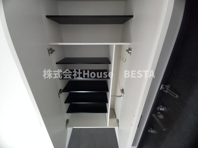 セレニテ神戸駅前アリエの収納