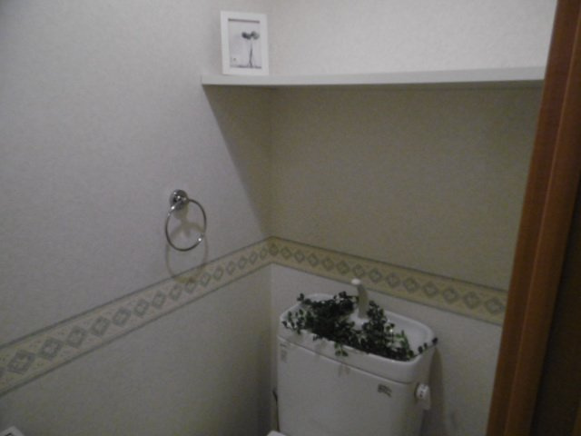 【トイレ】 | エリーフラッツ浜大津 | コンパクトで使いやすいトイレです（同物件別室の写真です）