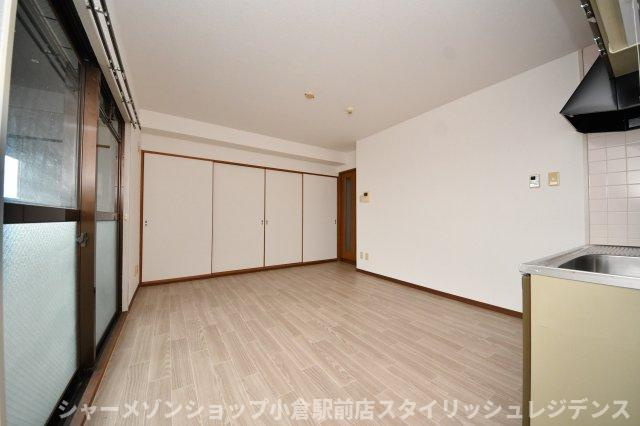 アレックス若園の居間・リビング