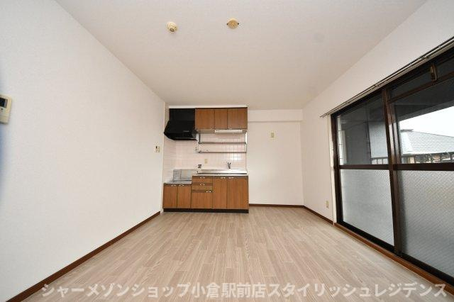 アレックス若園の居間・リビング