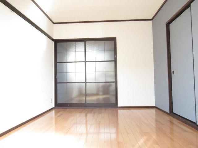 サンフォーブルふじの洋室