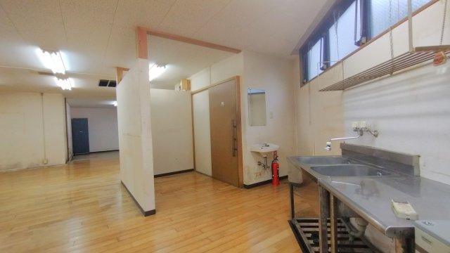 イッツビル1階テナントのロビー