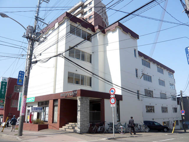 札幌市豊平区平岸四条１３丁目の賃貸マンション