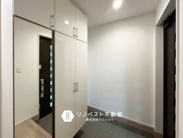 東大阪市荒川2丁目の玄関|【リノベスト不動産】女性スタッフ・男性スタッフ共に活躍中！