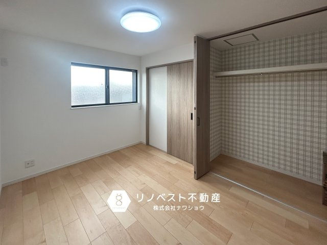 東大阪市中小阪1丁目の洋室|クローゼット付きでお部屋の収納家具を減らせます♪広々とお部屋をお使いいただけます！