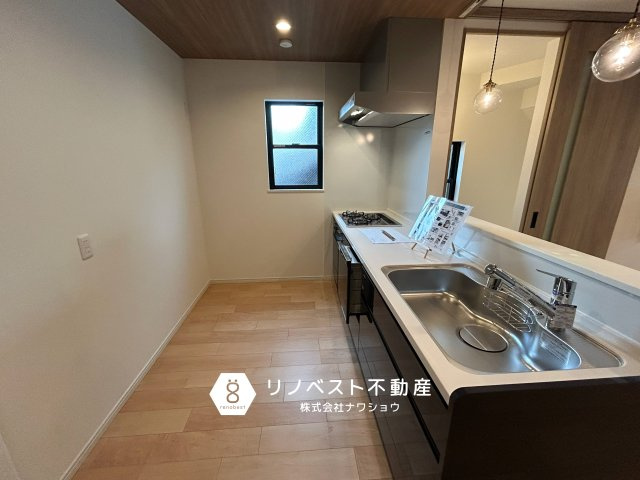 東大阪市中小阪1丁目のキッチン|省エネ基準適合住宅！作業のしやすい動線です♪対面式キッチンで家族とコミュニケーションを取りながら作業ができます♪