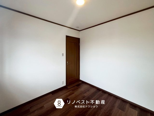 東大阪市森河内西2丁目の洋室|約4.5帖の洋室。
シンプルな内装で、どんな家具家電も馴染みますね♪