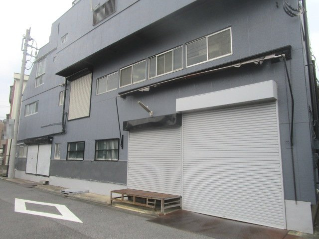 足立区谷在家３丁目の倉庫