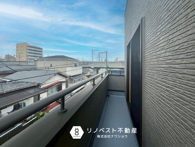 東大阪市寿町1丁目のバルコニー|【リノベスト不動産】女性スタッフ・男性スタッフ共に活躍中！
