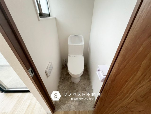 生野区桃谷4丁目のトイレ|温水洗浄機能付きトイレ。
2階洋室内にございます◎