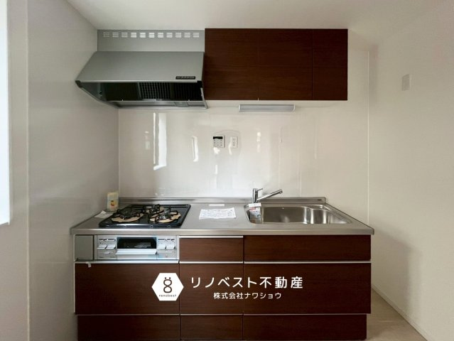 生野区桃谷4丁目のキッチン|3口コンロシステムキッチン完備◎
収納もたっぷりで食器や調理器具もスッキリ片付きます◎
