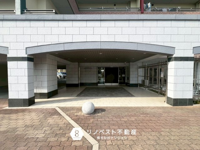 メゾンドール瓢箪山のエントランス|【リノベスト不動産】東大阪市・生野区・東成区での物件探しは弊社にお任せください！
