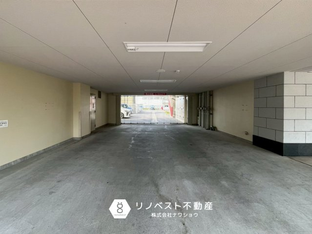 メゾンドール瓢箪山の駐車場|【リノベスト不動産】Instagram・Tiktokにてルームツアー動画掲載中！
