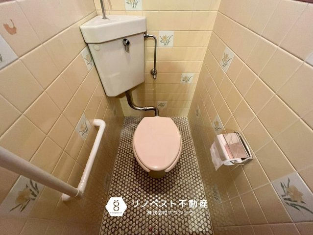 生野区中川東２丁目のトイレ|現状のままでもお使いいただけますが、リフォームでお好みの内装に◎