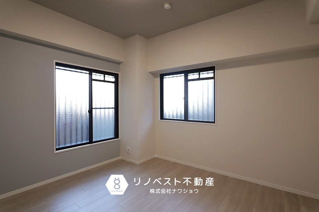 ライオンズマンション東花園の洋室|2面窓は開放的な空間を演出してくれます◎
寝室などにおすすめ♪