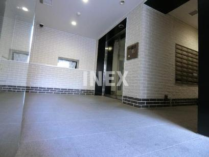 横浜市西区宮崎町の賃貸マンションのエントランス