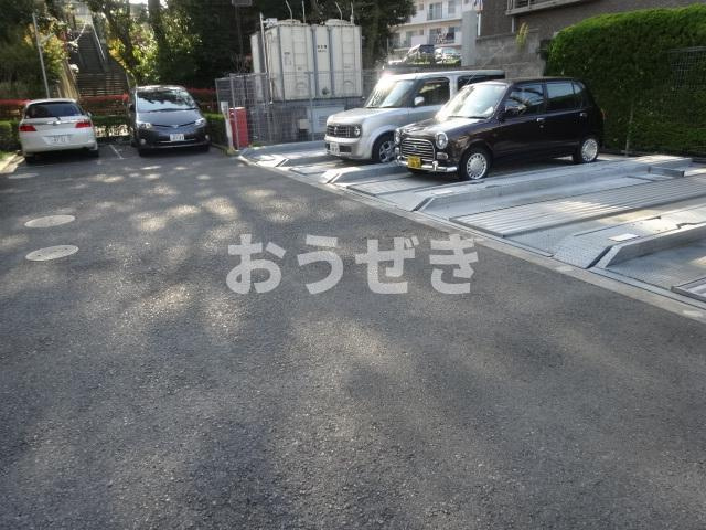 エテルニテ（Ｓ）の駐車場