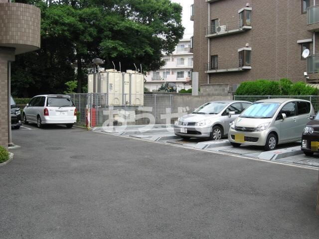 エテルニテ（Ｓ）の駐車場