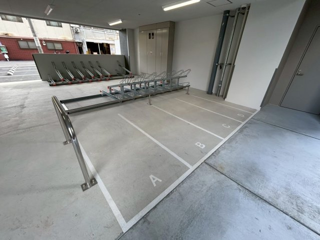 Alivis福島海老江の駐車場