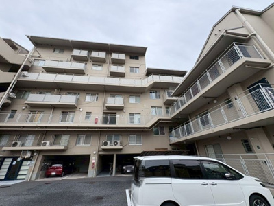 【駐車場】 | サンライズマンション浜寺 | 重厚感あるつくりのマンションです。建築施工は熊谷組です。