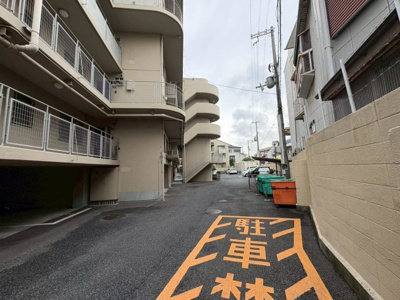 【設備】 | サンライズマンション浜寺 | 【納戸があります！】約2.7の納戸があります。季節の電化製品やスポーツ用品、スーツケースなども楽々収納できます。