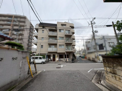 【外観】 | サンライズマンション浜寺 | 【リビングダイニング】ダイニングと洋室を続間として使用可能です。合計約14帖のゆとりの広さになります。