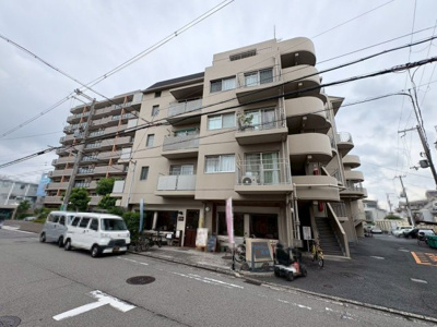【外観】 | サンライズマンション浜寺 | 日当たり良好の南向きのバルコニーがあります。珍しいメゾネットタイプのマンションになります。