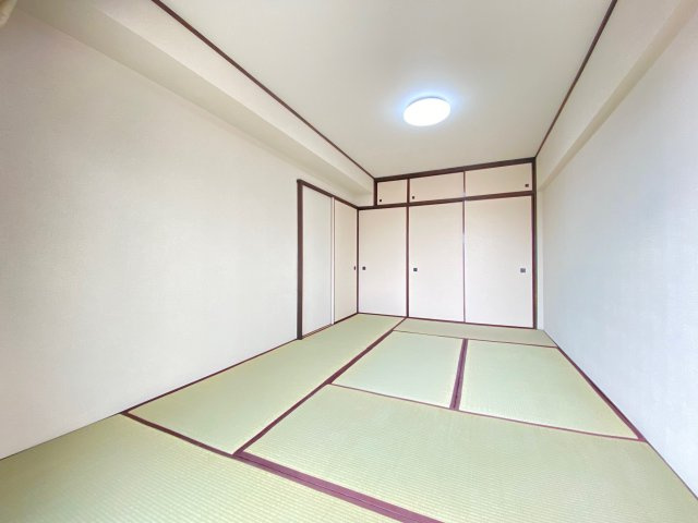 ディックピア鶴瀬の和室