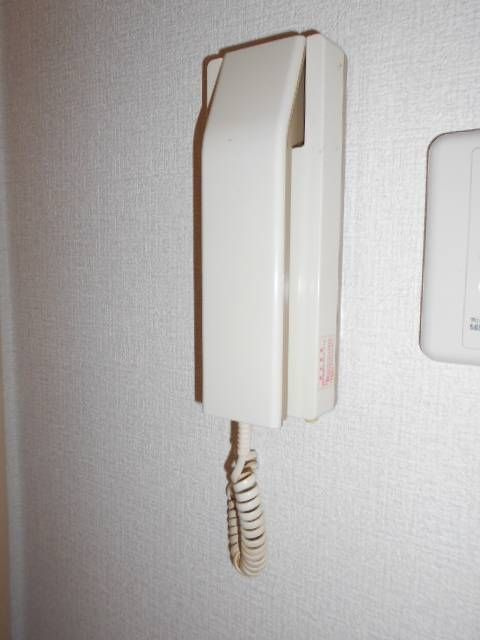 ハイツ創英のエントランス