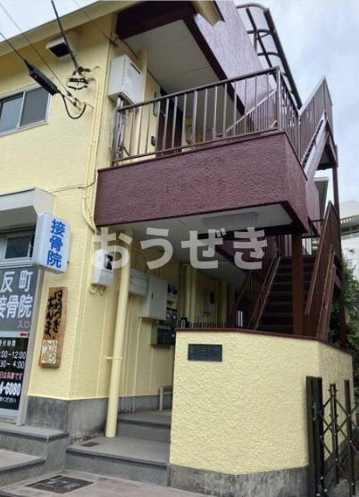 コーポ反町のエントランス
