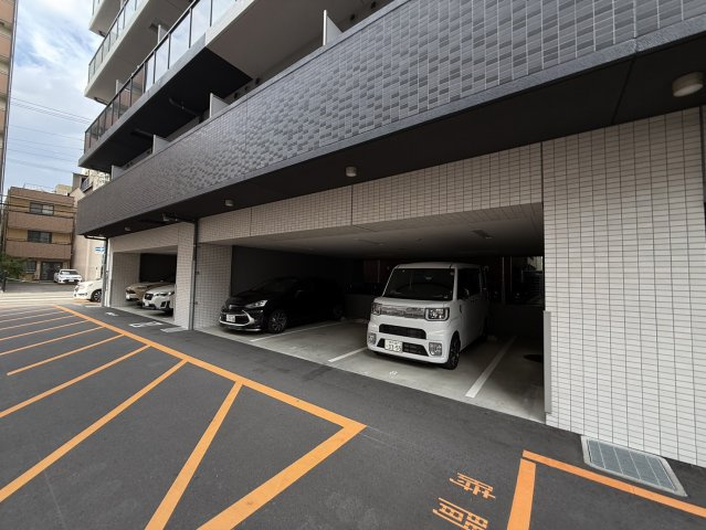 プレサンス神戸水木通ルミエスの駐車場