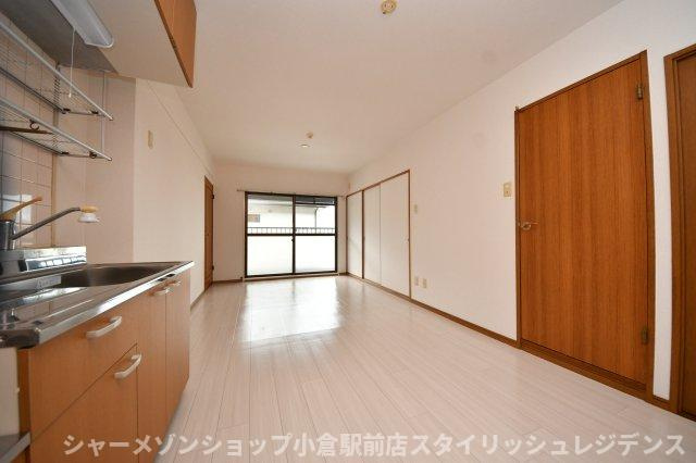 アレックス若園の居間・リビング