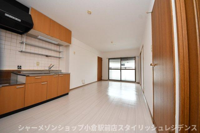 アレックス若園の居間・リビング