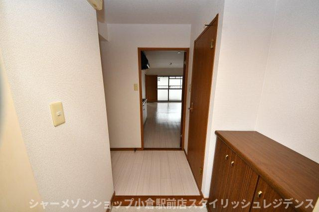 アレックス若園の玄関