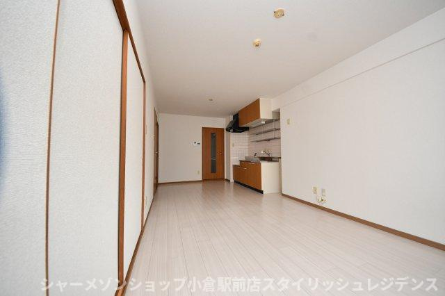 アレックス若園の居間・リビング