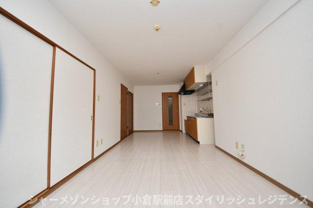 アレックス若園の居間・リビング