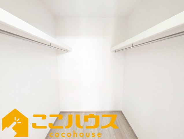 沖縄市知花1丁目273番　新築戸建て　全5棟　A号棟の収納|大容量のウォークインクローゼット