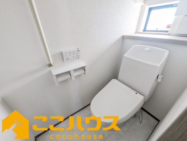 沖縄市知花1丁目273番　新築戸建て　全5棟　A号棟のトイレ|高機能トイレ