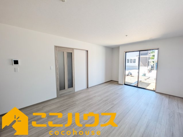 沖縄市知花1丁目273番　新築戸建て　全5棟　A号棟の居間・リビング|LDK16.25帖