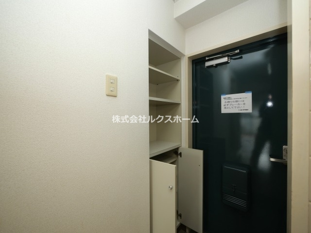 第２ハイツ杉本の玄関