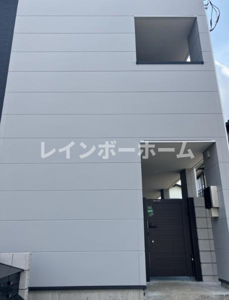 MELDIA新座のエントランス