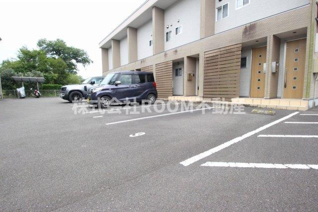 グランドウルス桜木の駐車場|駐車場です