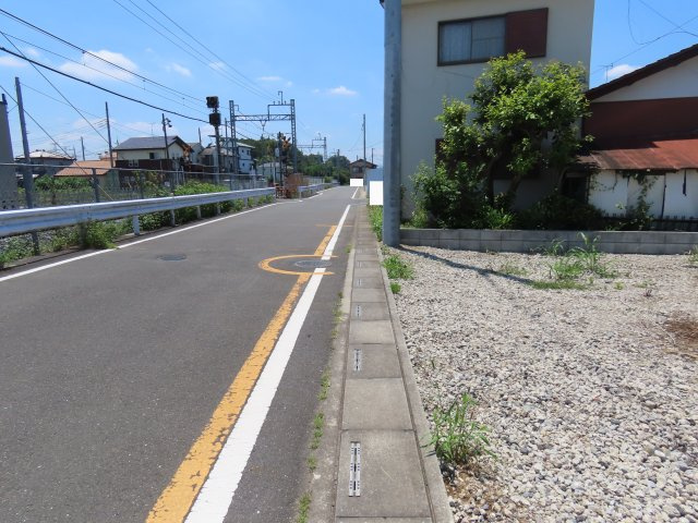 鶴ヶ島市中新田売地の前面道路含む現地写真