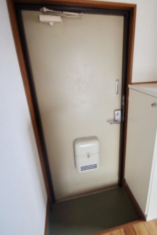 川崎市多摩区菅北浦２丁目の賃貸マンションの玄関