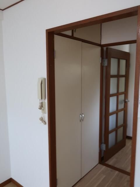 川崎市多摩区菅北浦２丁目の賃貸マンションの収納