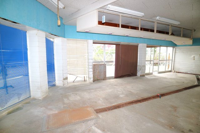 明治町テナントのロビー
