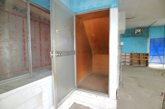 明治町テナントの収納