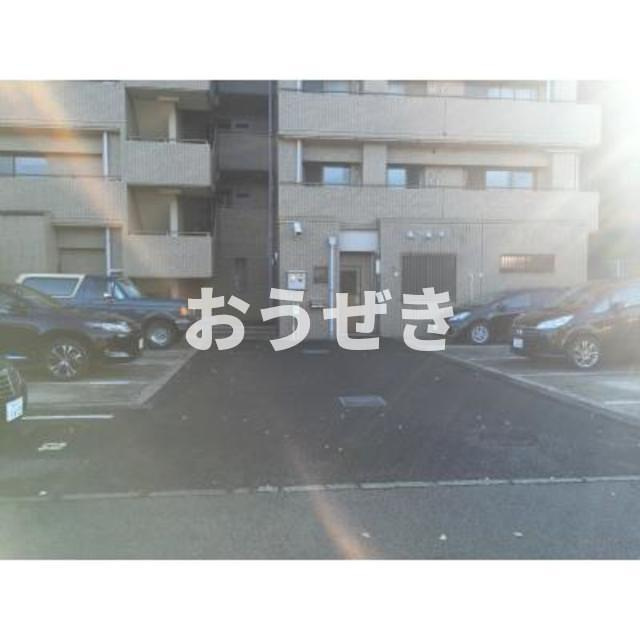 パティオ本牧の駐車場