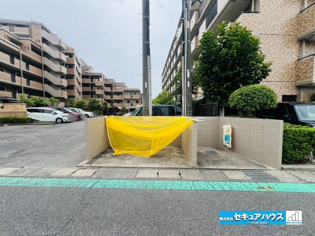 シャトレー刈谷ウイングのその他|【ゴミ置き場】
◆敷地内にゴミ置き場があるためゴミ捨ても楽々です♪　　　　　　　　　　　　　　　　　　　　　　　　　　　　　　　　　　　　　　　　　　　　　　　　　　　　　　　　　　　　　　　　　　　