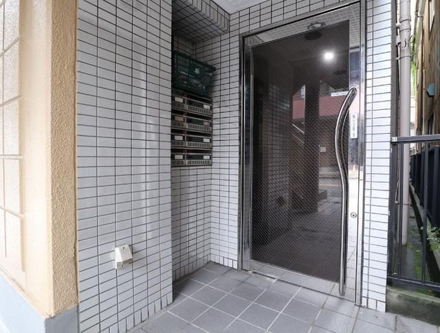ベルウッド丸山のエントランス